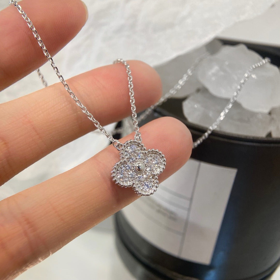 Loco CLOVER 15MM DIAMOND SINGLE FLOWER NECKLACE