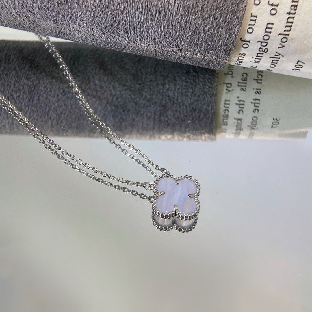 Loco CLOVER 15MM BLUE CHALCEDONY NECKLACE SILVER