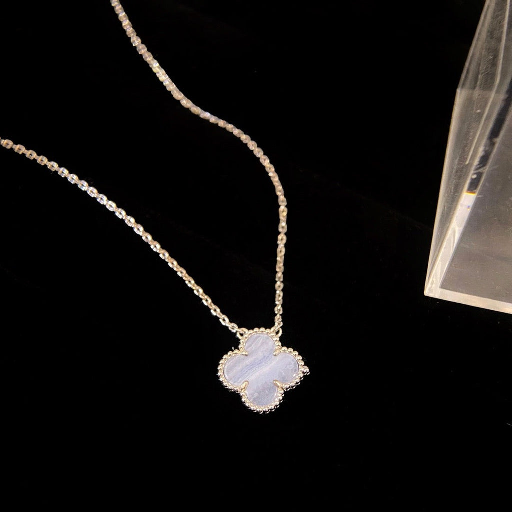 Loco CLOVER 15MM BLUE CHALCEDONY NECKLACE SILVER