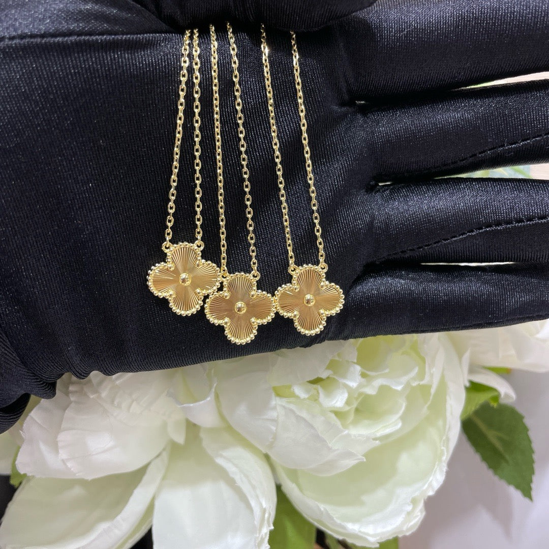 Loco CLOVER 15MM LASER NECKLACE