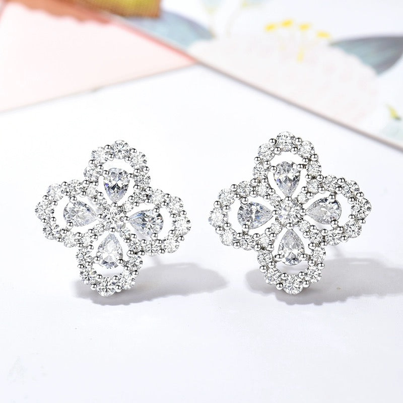 Loco LOOP EARRINGS FULL MOTIF DIAMOND 16MM