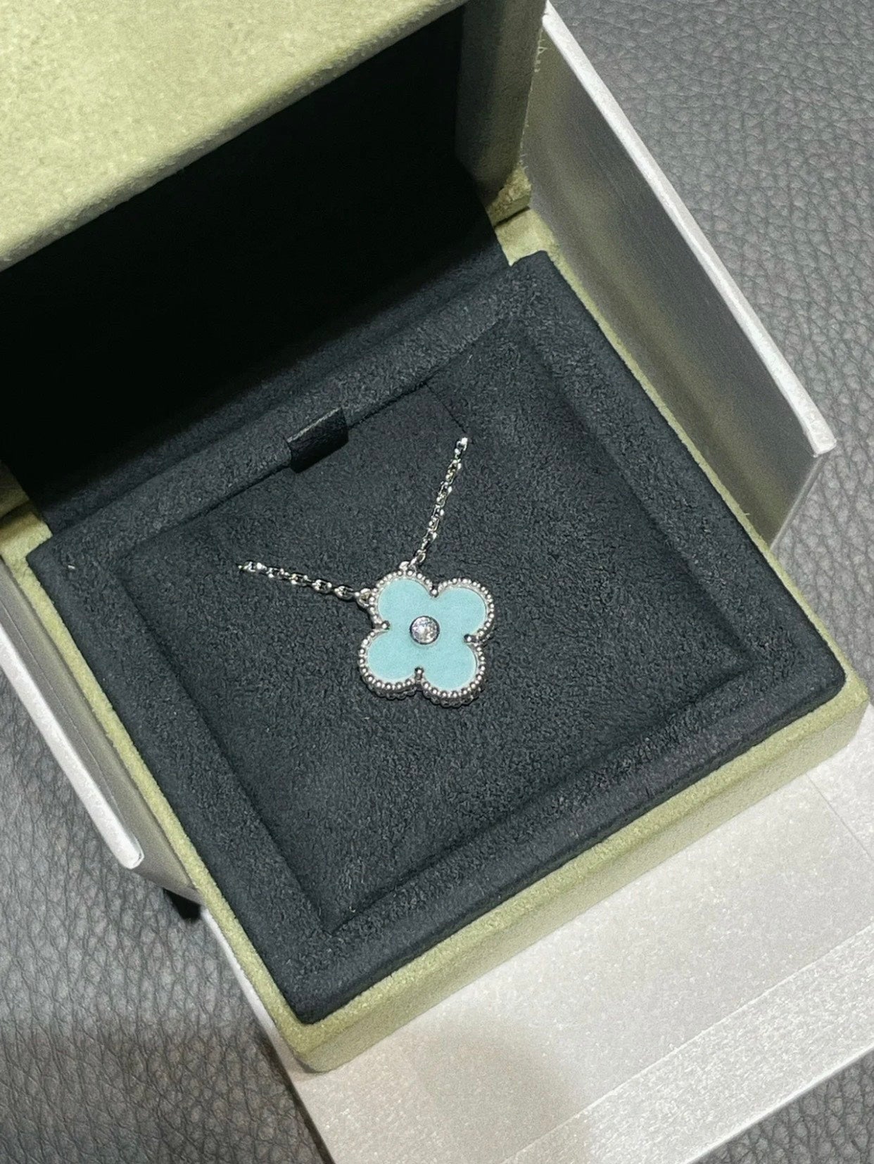 Loco CLOVER 1 DIAMOND LIGHT BLUE SILVER NECKLACE