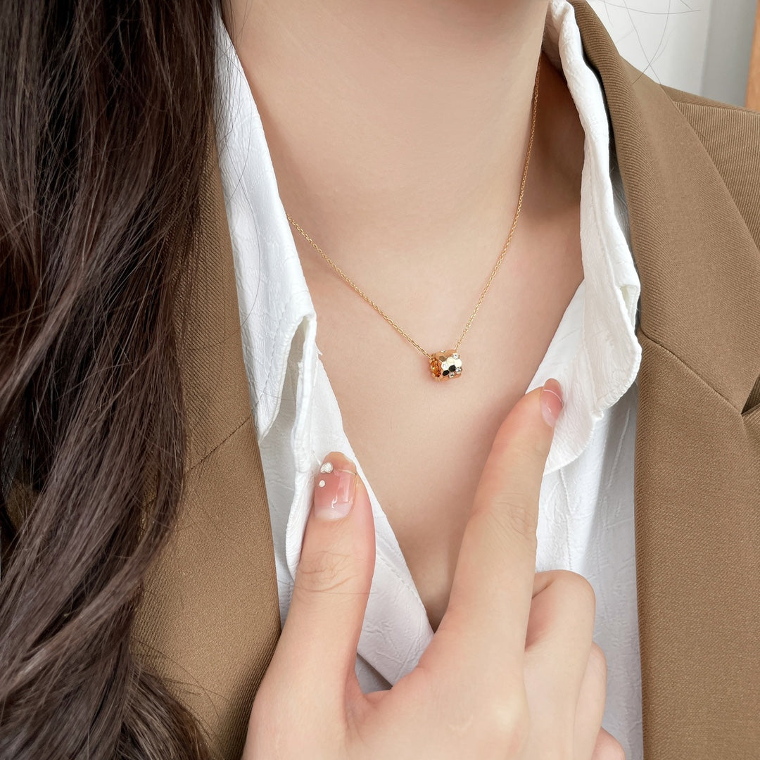 Loco BEE MINI PEDANT DIAMOND NECKLACE