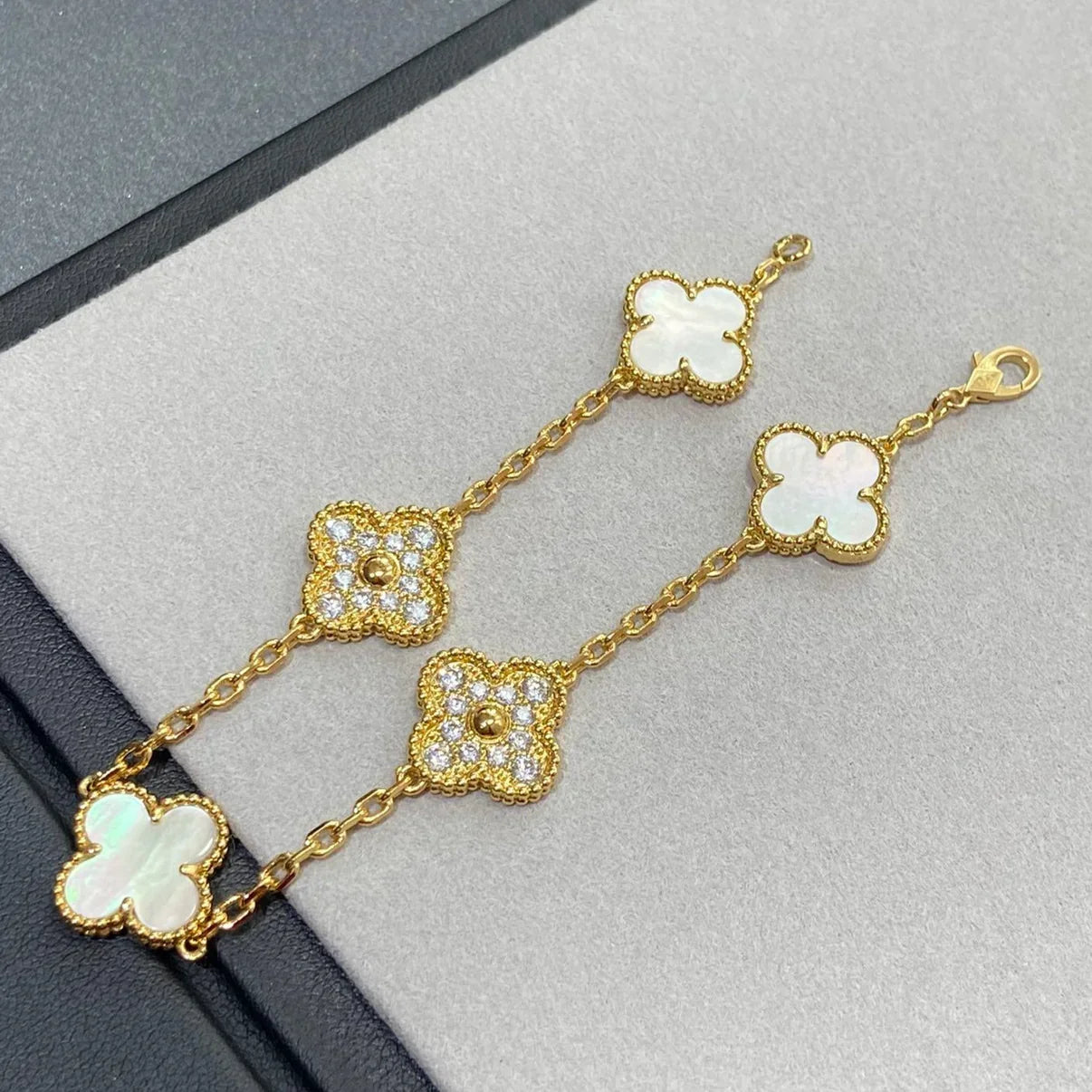[Loco ]New CLOVER WHITE PEARL MOP 5 MOTIF BRACELET COLLECTION