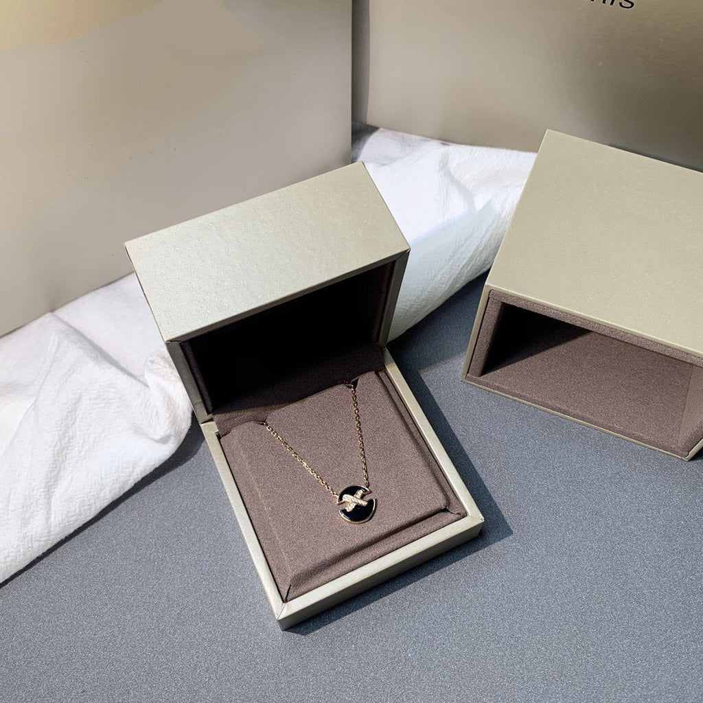 Loco JEUX DE PINK GOLD DIAMOND NECKLACE