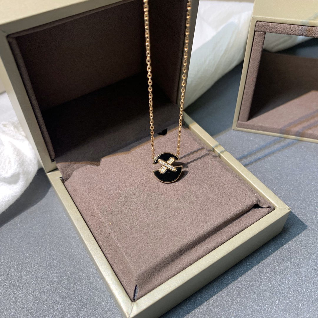 Loco JEUX DE PINK GOLD DIAMOND NECKLACE