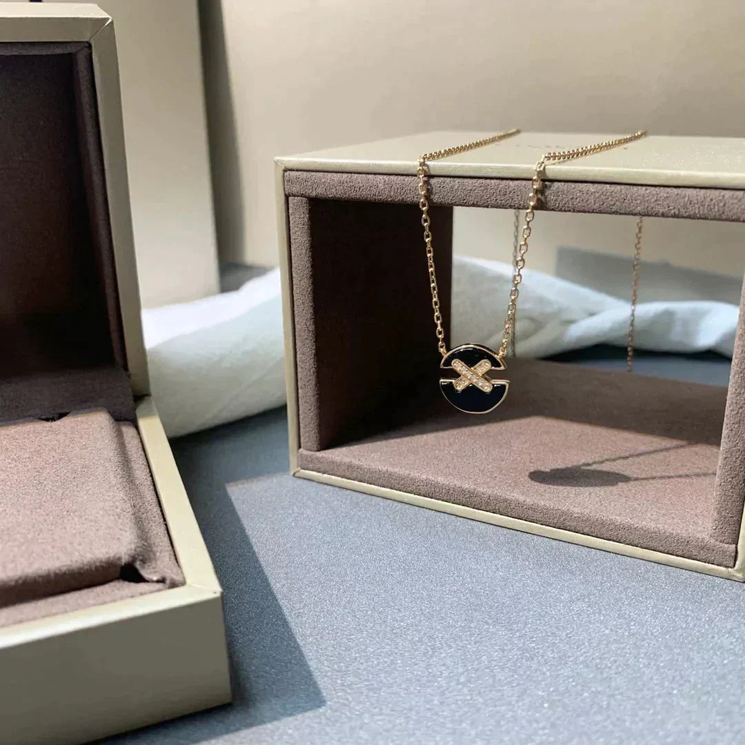 Loco JEUX DE ROSE GOLD DIAMOND NECKLACE