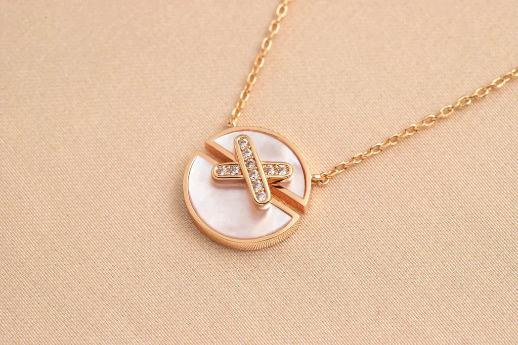 Loco JEUX DE ROSE GOLD DIAMOND NECKLACE