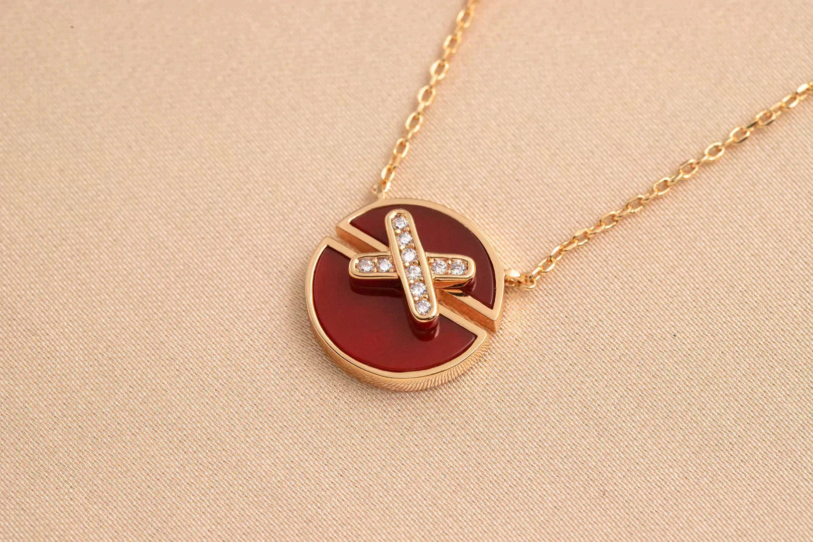 Loco JEUX DE ROSE GOLD DIAMOND NECKLACE