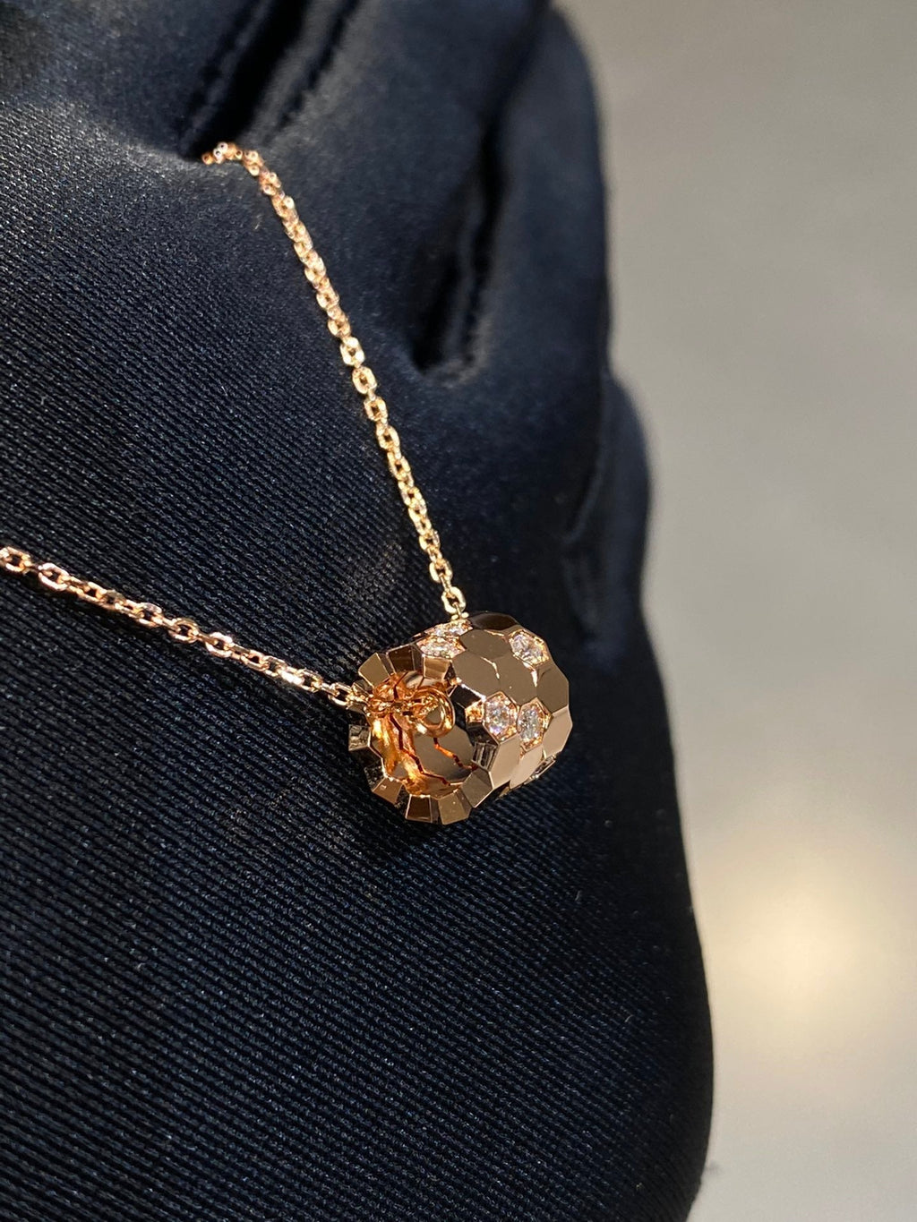 Loco BEE LOVE DIAMOND NECKLACE