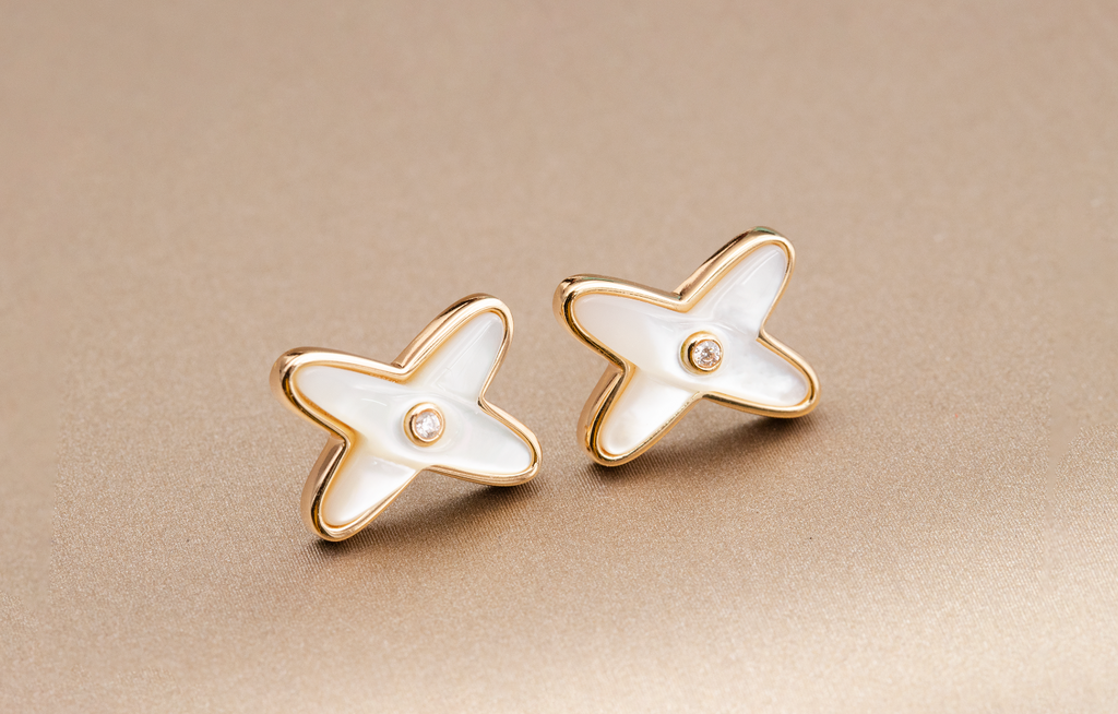 Loco JEUX DE WHITE MOP PINK GOLD DIAMOND EARRINGS