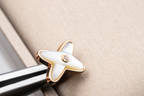 Loco JEUX DE WHITE MOP PINK GOLD DIAMOND EARRINGS