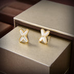Loco JEUX DE WHITE MOP GOLD DIAMOND EARRINGS