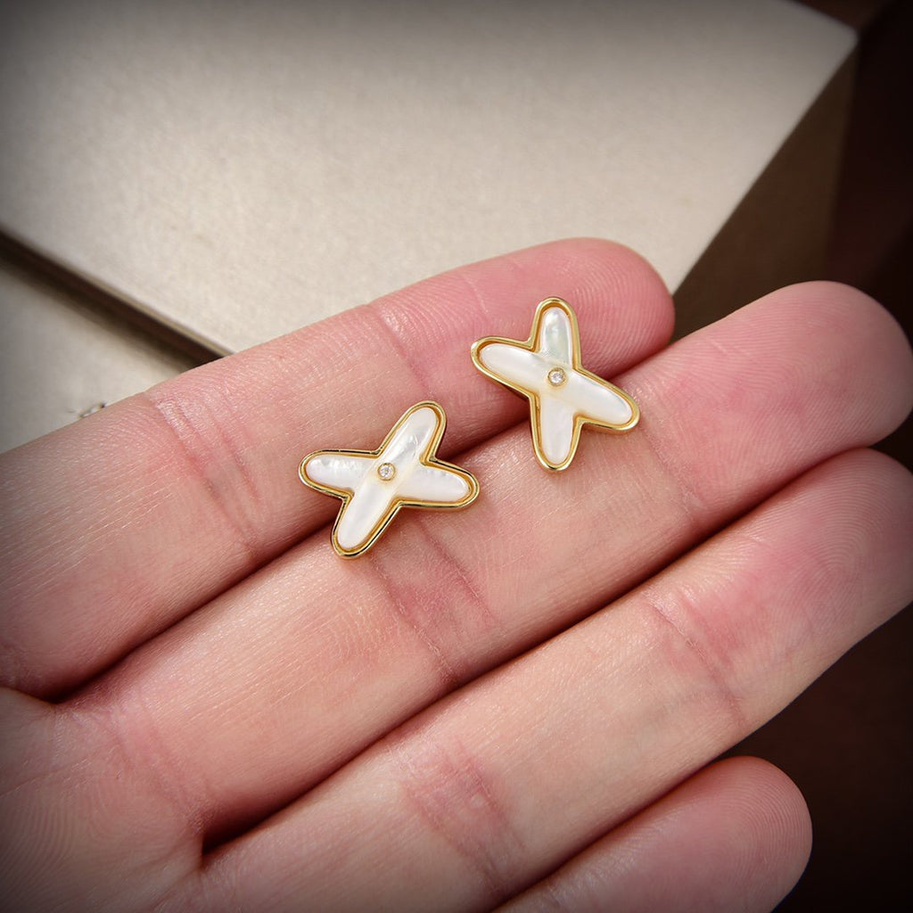 Loco JEUX DE WHITE MOP GOLD DIAMOND EARRINGS