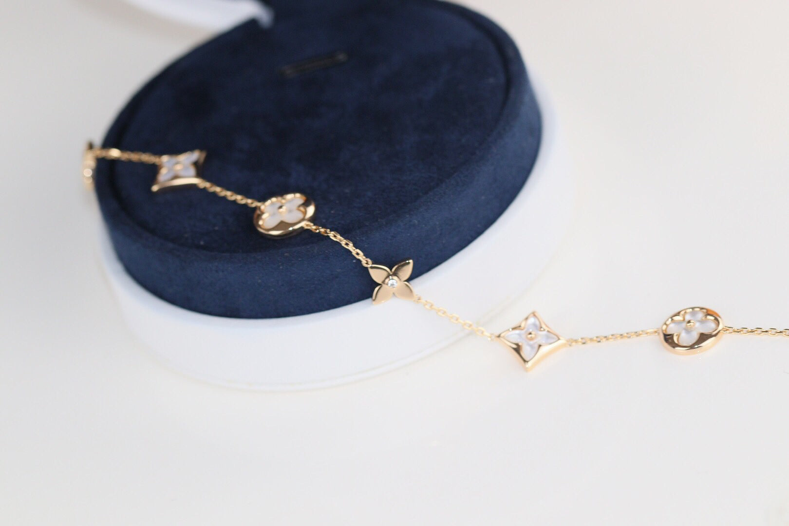 Loco LEAF CLOVER BRACELET