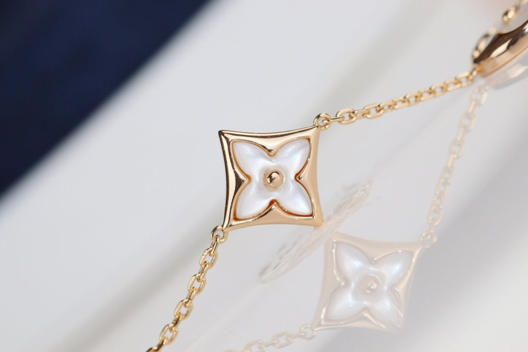 Loco LEAF CLOVER BRACELET