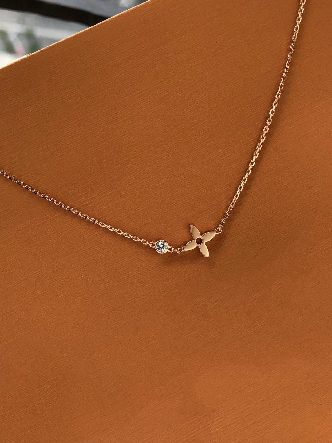 Loco BLOSSOM PENDANT PINK GOLD AND DIAMOND