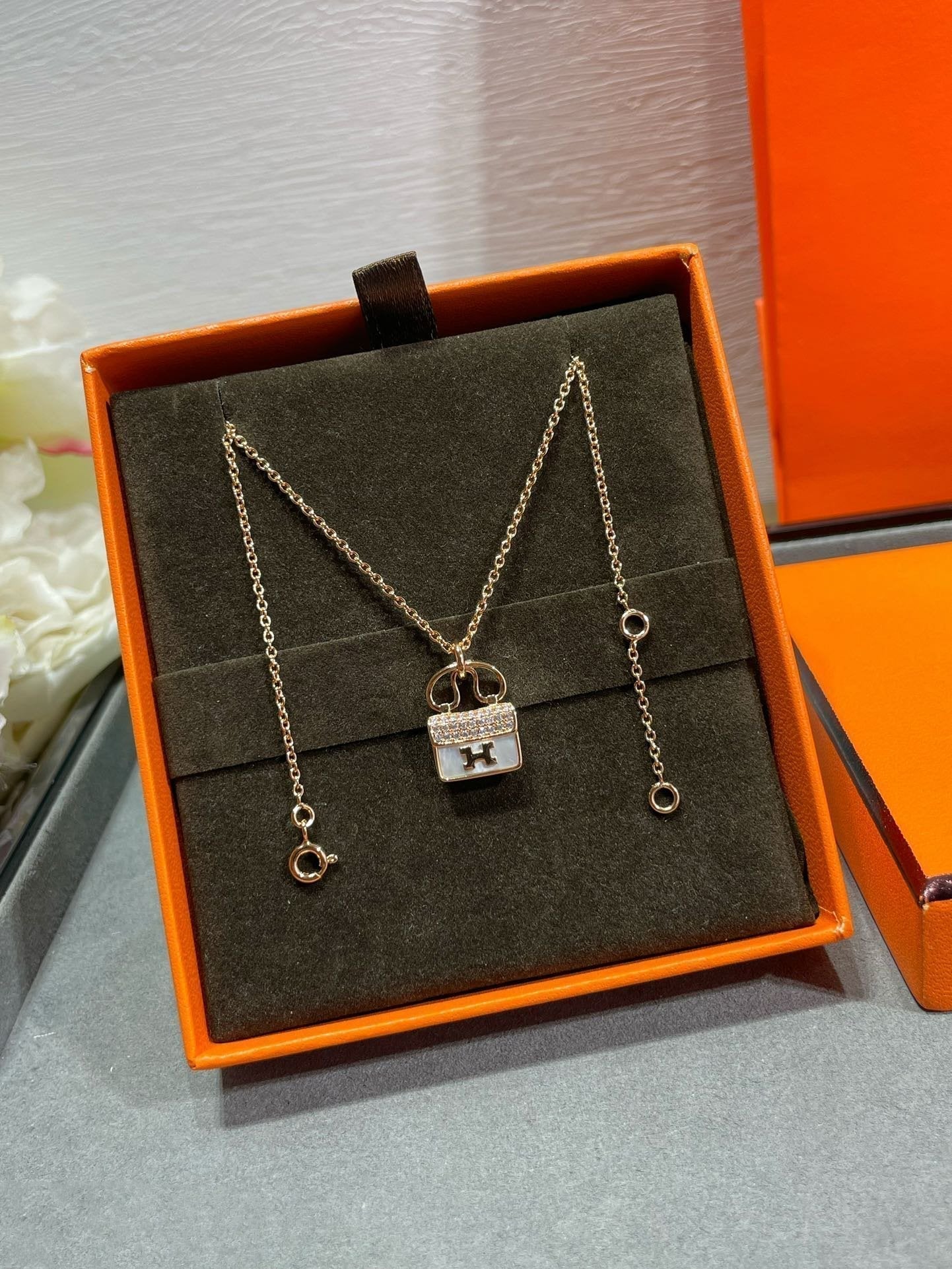Loco H CIRCE MOISSANITE PENDANT NECKLACE GOLD
