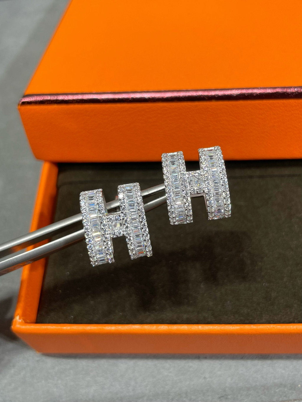 Loco H STUD EARRINGS WITH SILVER DIAMONDS