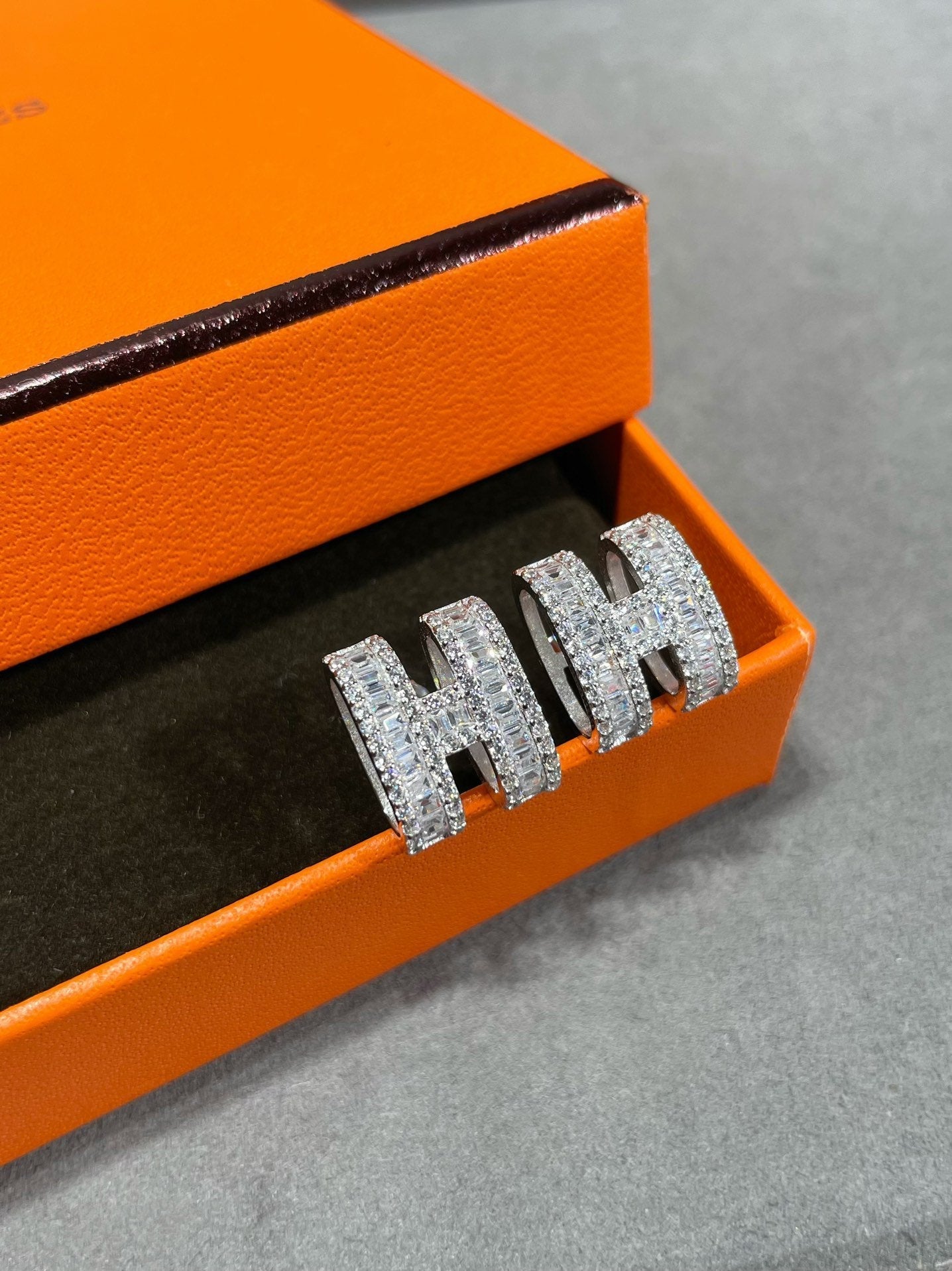 Loco H STUD EARRINGS WITH SILVER DIAMONDS