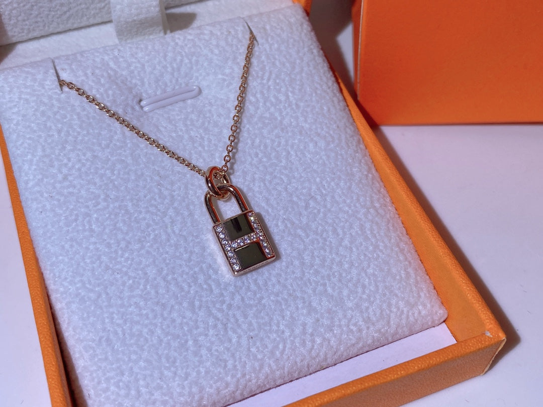 Loco HM ADVANCED NICHE LOCK HEAD NECKLACE DIAMONDS
