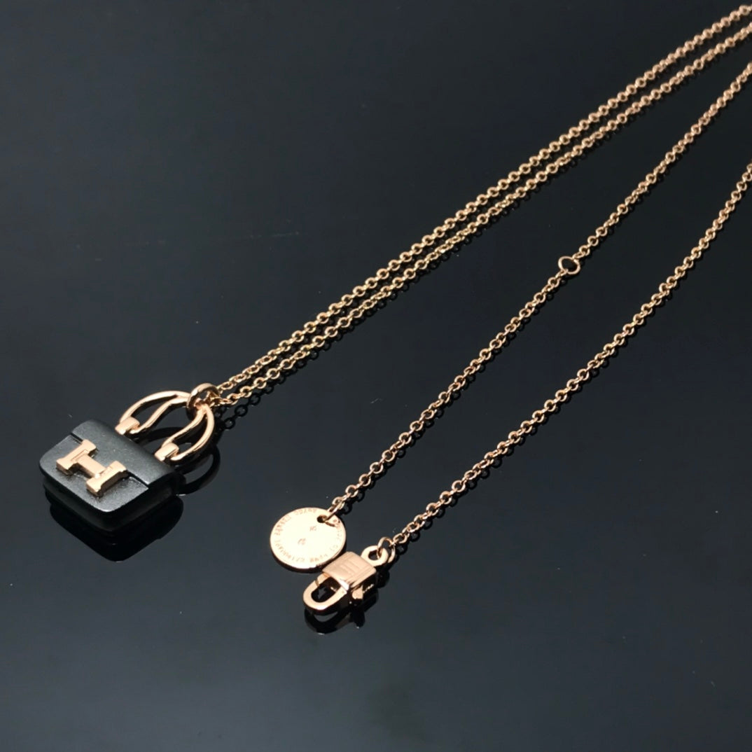 Loco WOMEN'S HM AMULETTES CONSTANCE PENDANT NECKLACE