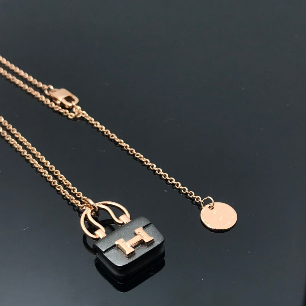 Loco WOMEN'S HM AMULETTES CONSTANCE PENDANT NECKLACE