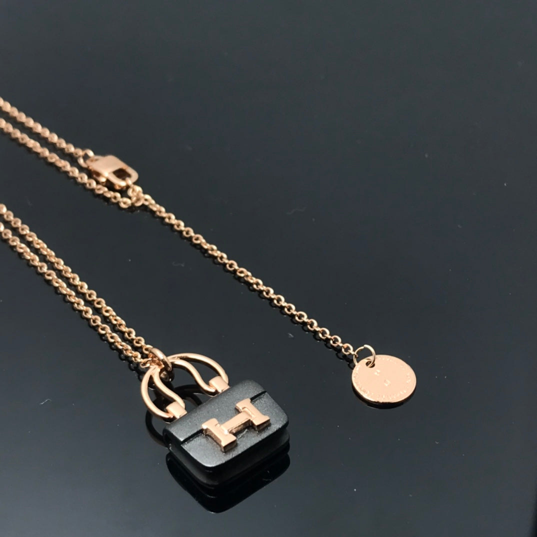 Loco WOMEN'S HM AMULETTES CONSTANCE PENDANT NECKLACE