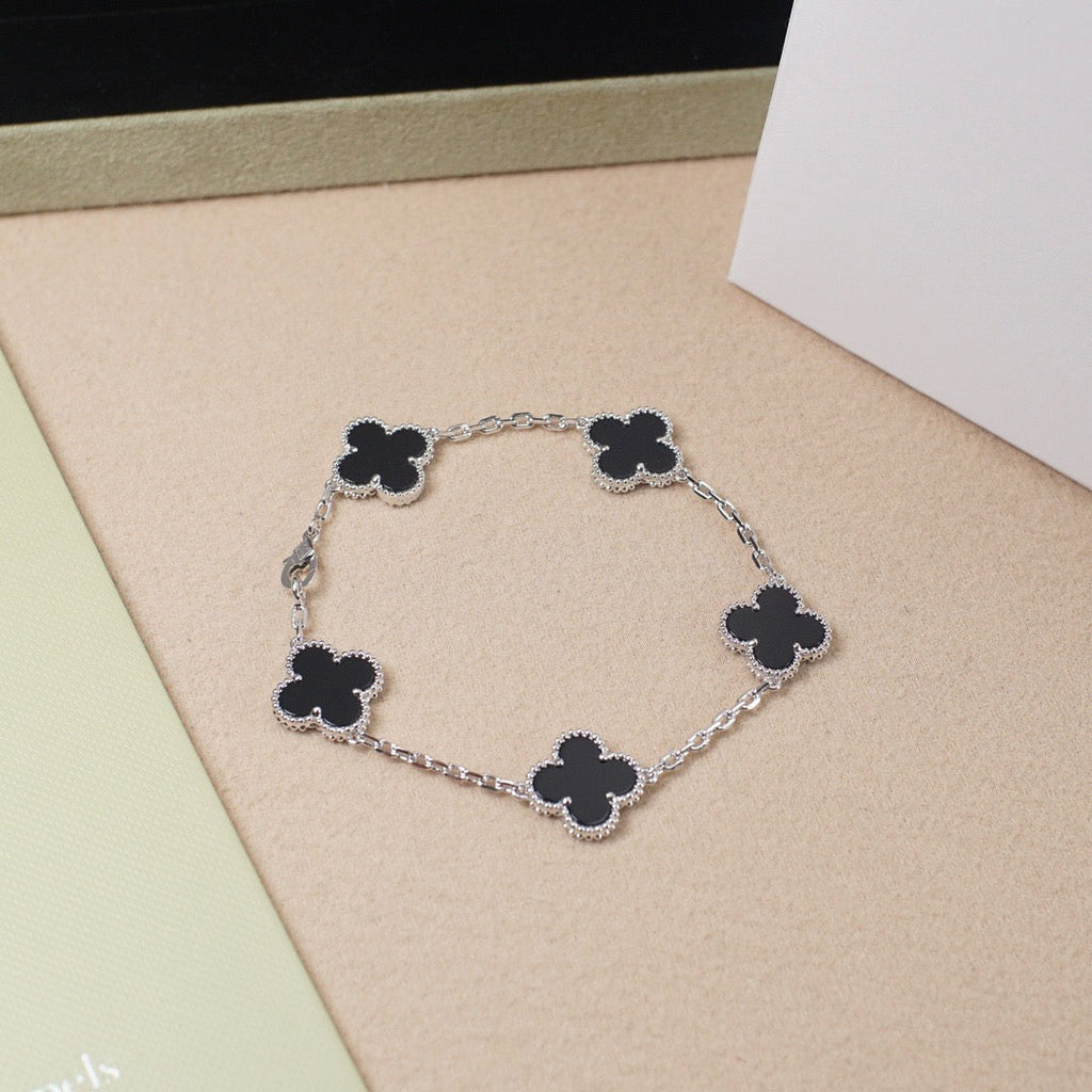 [Loco ]New CLOVER 5 MOTIF ONYXS BRACELET COLLECTION