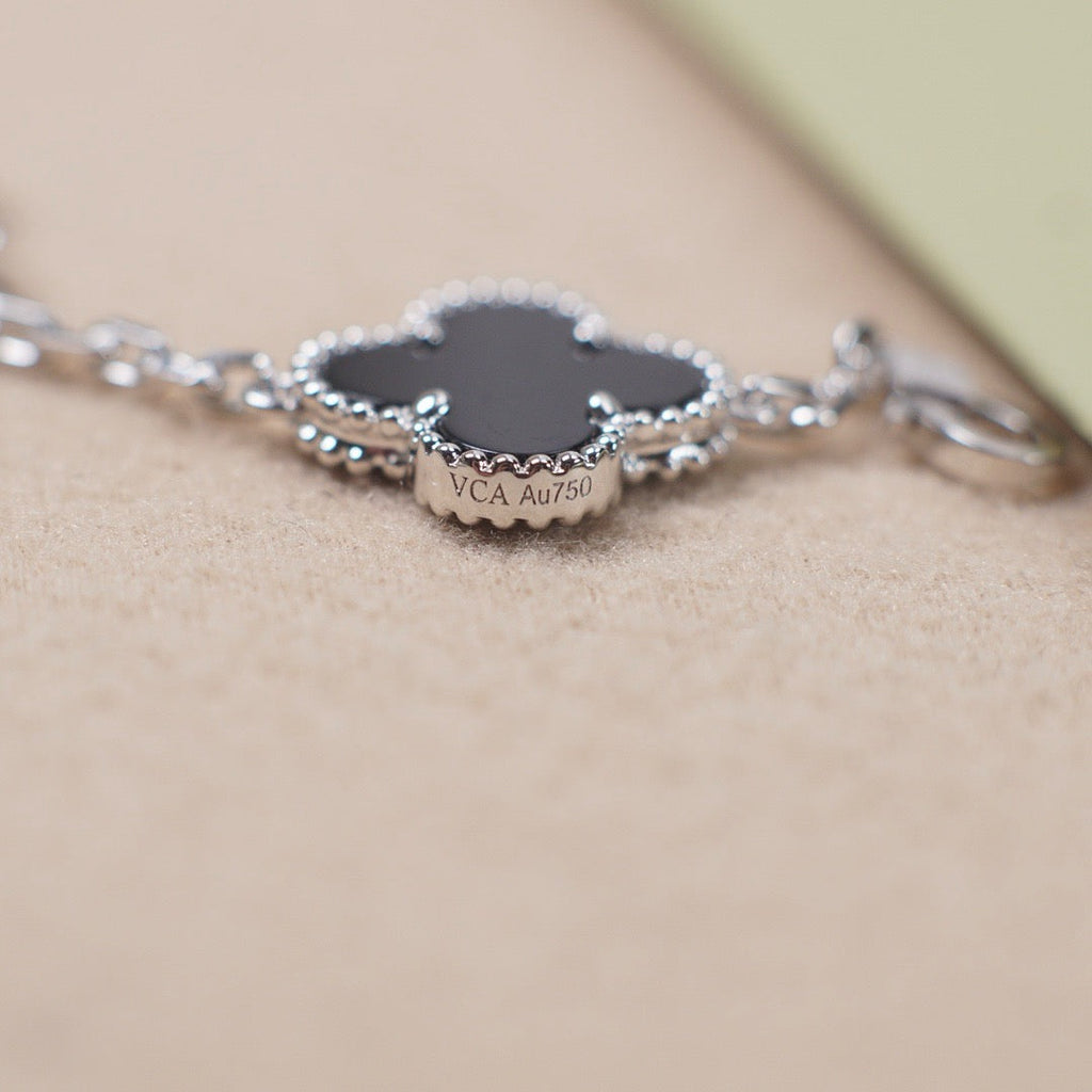 [Loco ]New CLOVER 5 MOTIF ONYXS BRACELET COLLECTION