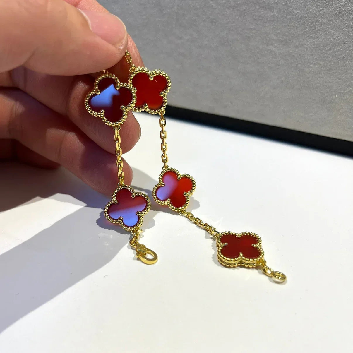 [Loco ]New  CLOVER 5 MOTIF RED CORNELIAN BRACELET COLLECTION