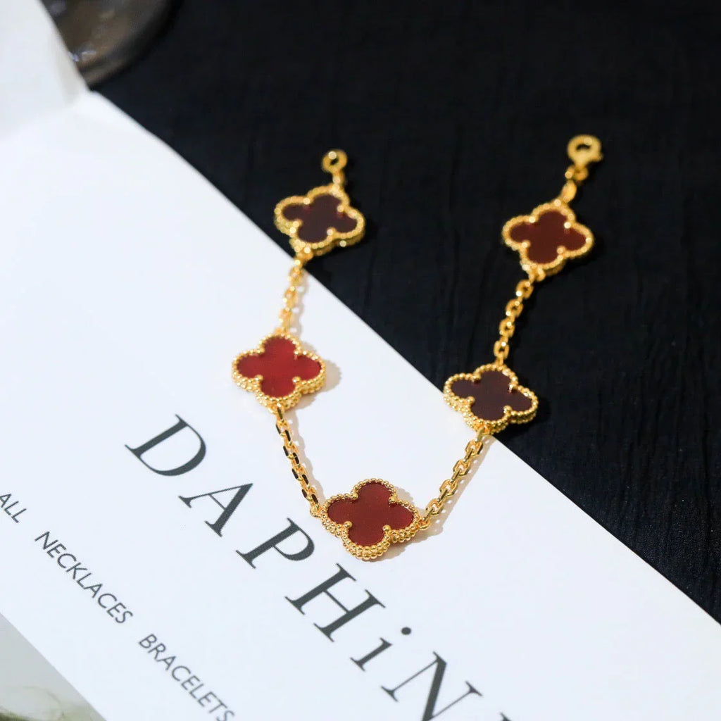 [Loco ]New  CLOVER 5 MOTIF RED CORNELIAN BRACELET COLLECTION