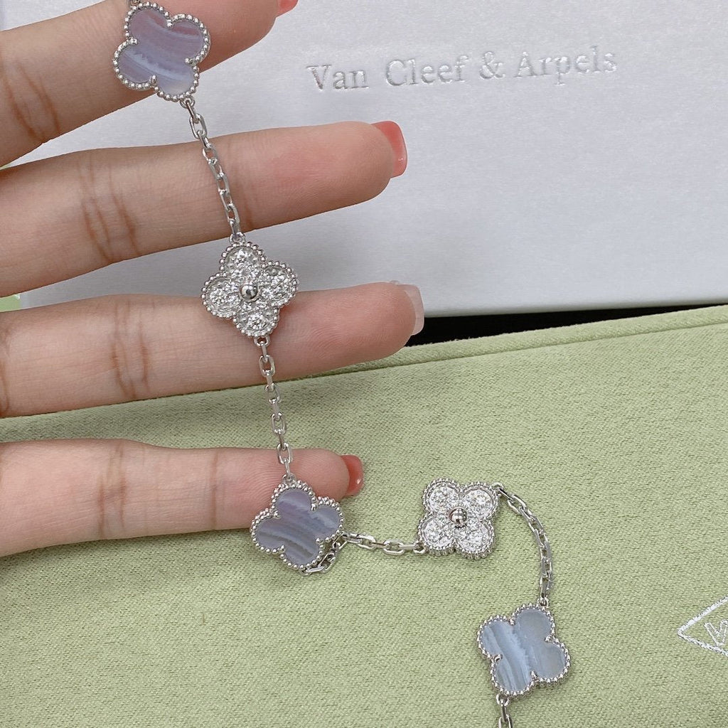 [Loco ]New  CLOVER 5 MOTIF PURPLE CHALCEDONY BRACELET COLLECTION