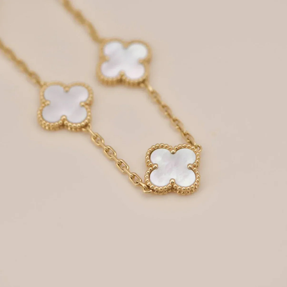 [Loco ]New CLOVER WHITE PEARL MOP 5 MOTIF BRACELET COLLECTION