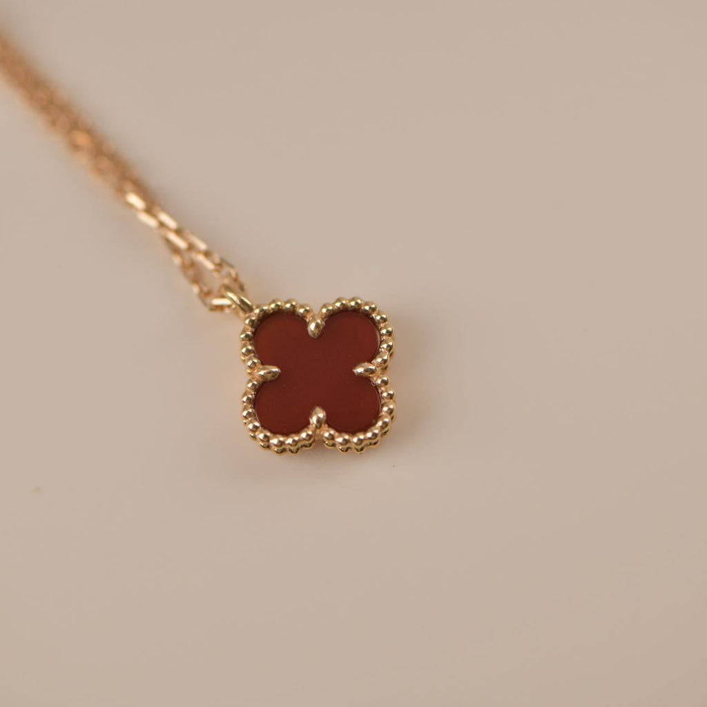 Loco CLOVER MINI 9.5MM WHITE CARNELIANS NECKLACE
