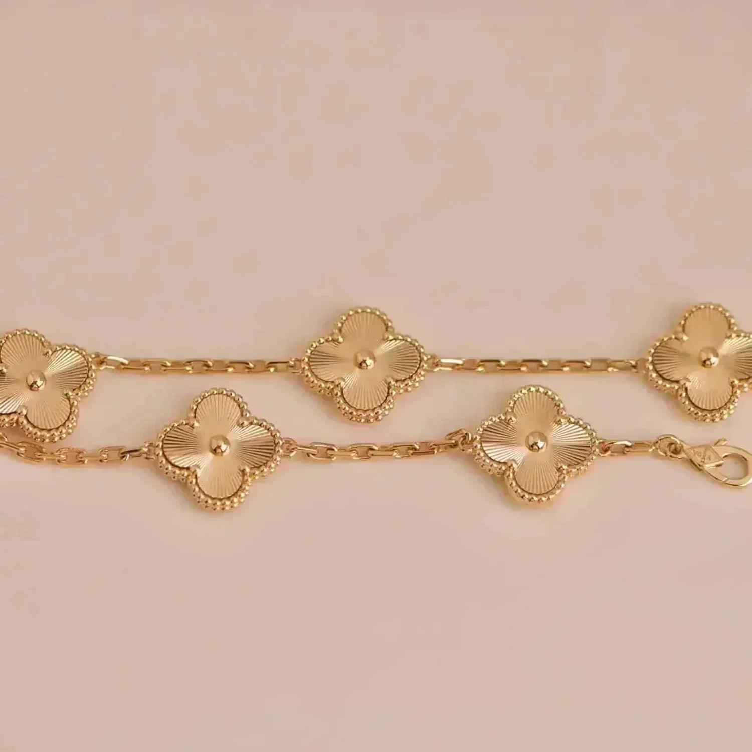 [Loco ]New  CLOVER 5 MOTIF LASER BRACELET COLLECTION