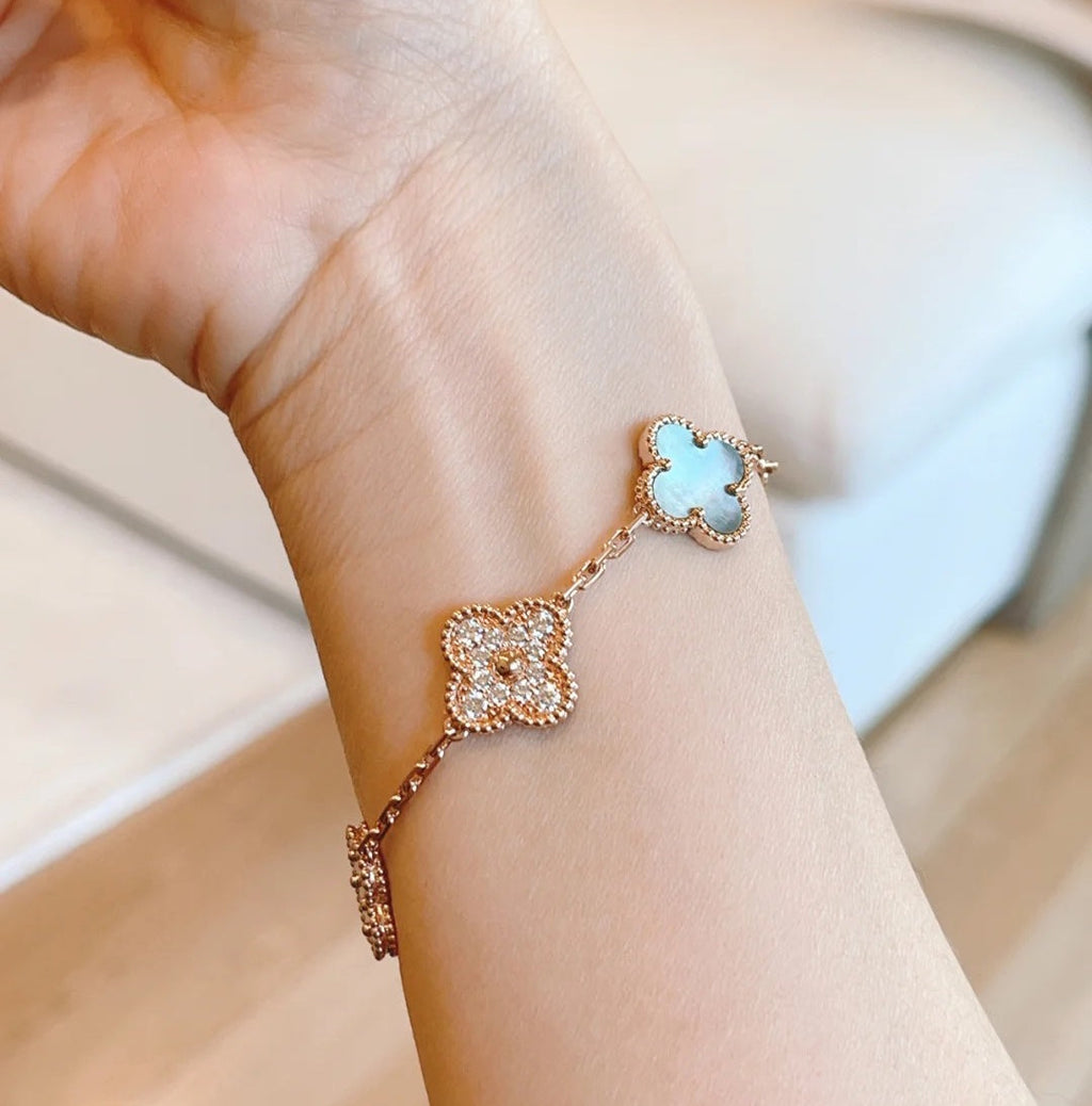 [Loco ]New CLOVER 5 MOTIF GRAY MOP BRACELET COLLECTION