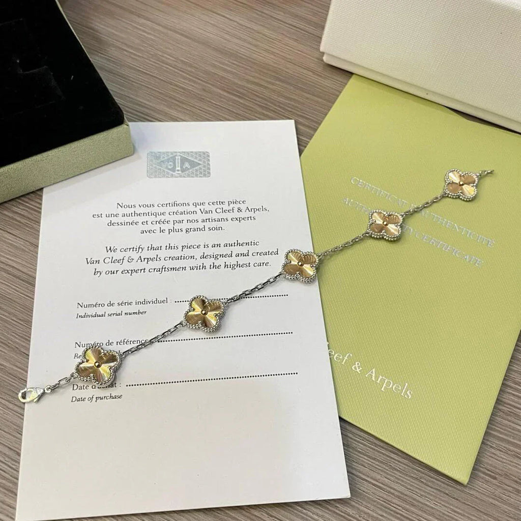[Loco ]New  CLOVER 5 MOTIF LASER BRACELET COLLECTION