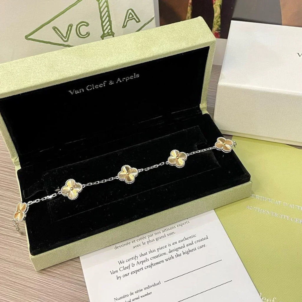 [Loco ]New  CLOVER 5 MOTIF LASER BRACELET COLLECTION