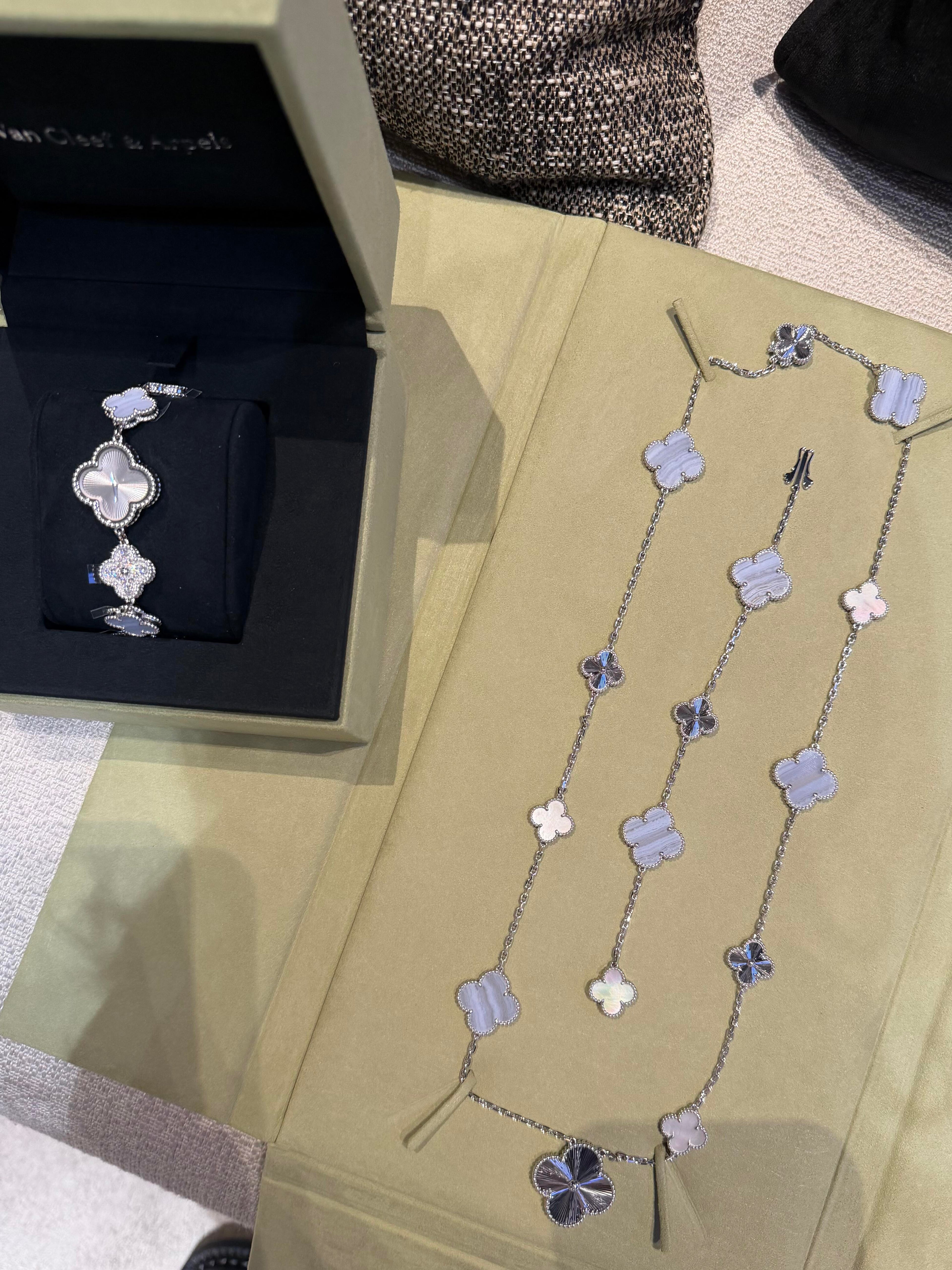 [Loco ] 25 NEW CLOVER 15 MOTIFS PURPLE CHALCEDONY