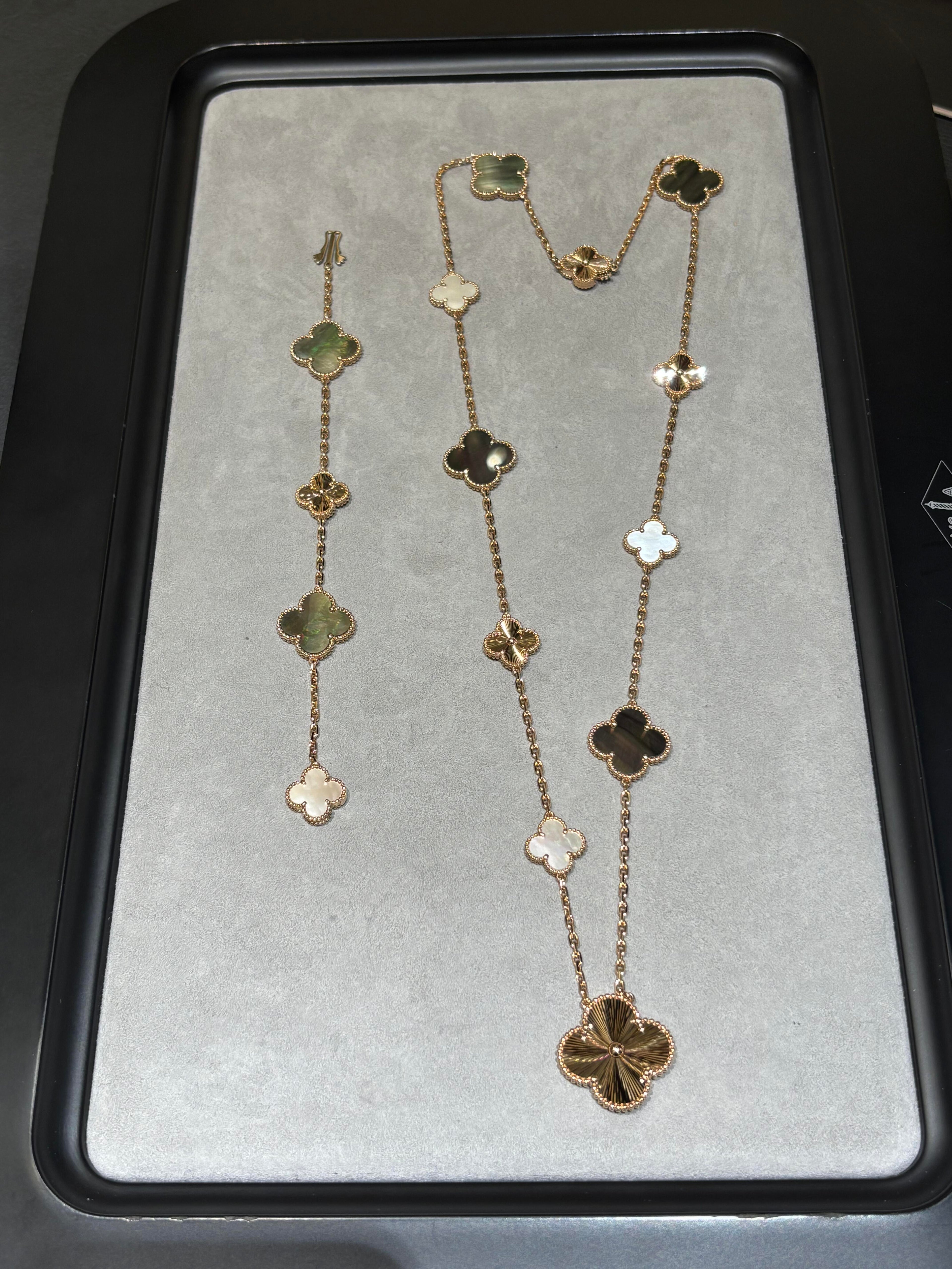[Loco ] 25 NEW CLOVER 15 MOTIFS GRAY MOTHER-OF-PEARL