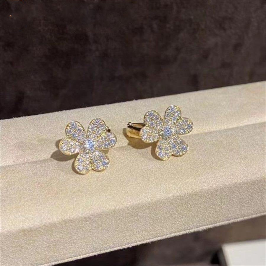 Loco FRIVOLE GOLD FLOWER DIAMOND EARRINGS