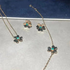 Loco FRIVOLE  FLOWER MALACHITE EARRINGS