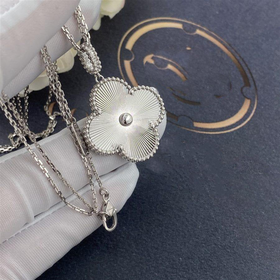 Loco CLOVER 25MM SILVER BIG CLOVER NECKLACE