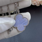 Loco CLOVER SILVER CHALCEDONY BIG CLOVER NECKLACE