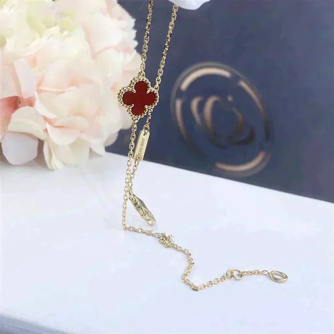 Loco CLOVER  CARNELIAN SINGLE FLOWER BRACELET