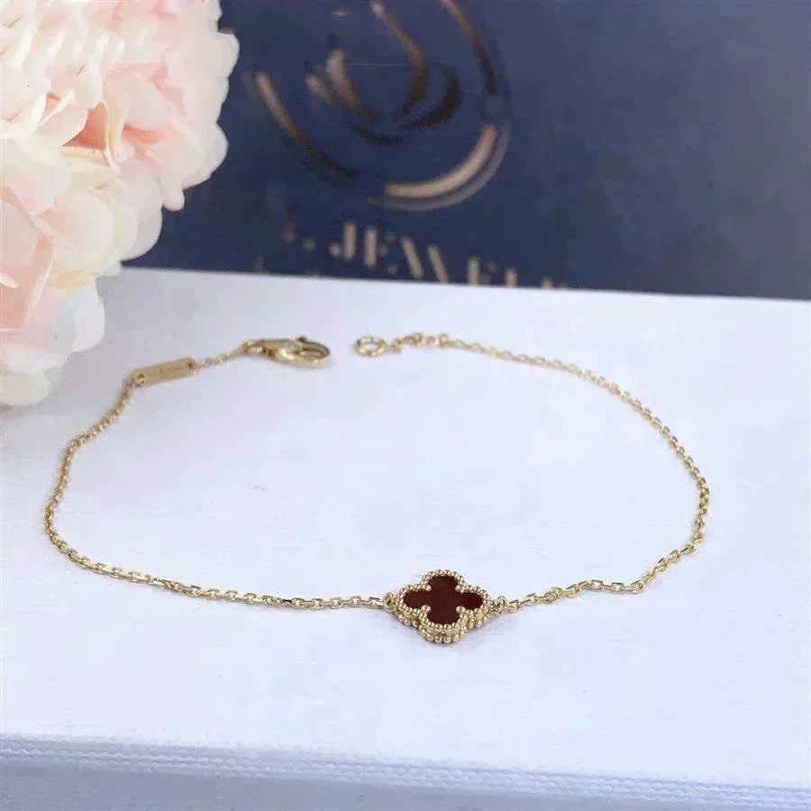 Loco CLOVER  CARNELIAN SINGLE FLOWER BRACELET