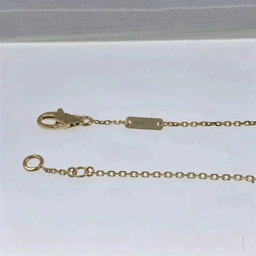 Loco CLOVER  CARNELIAN SINGLE FLOWER BRACELET