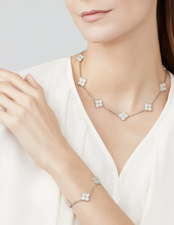 [Loco ]CLOVER 10 MOTIFS FULL DIAMOND NECKLACE